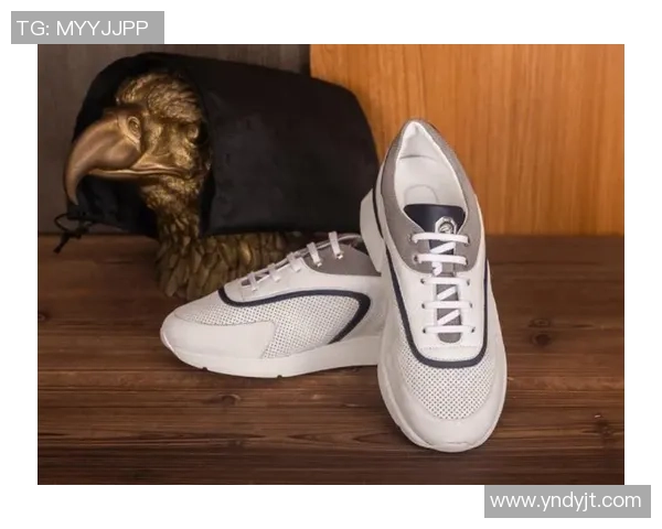 足球球星穿搭推荐 运动休闲鞋时尚潮流引领新风尚