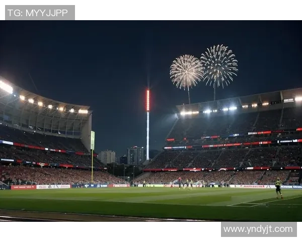 顶级足球巨星巅峰对决，谁能在绿茵场上书写新的传奇篇章